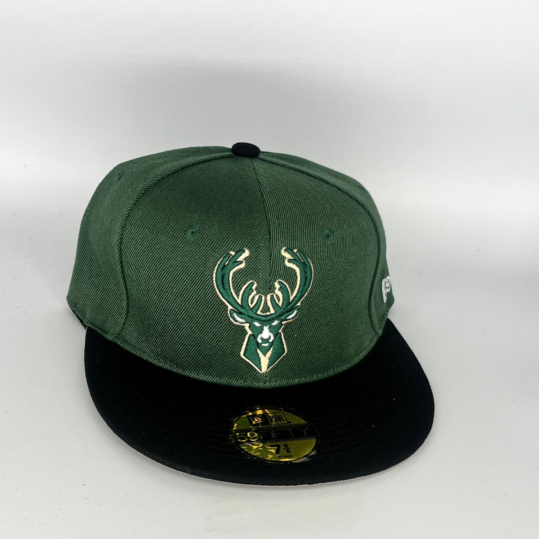 Green Black Milwaukee Bucks New Era NBA 59Fifty Fitted Hat