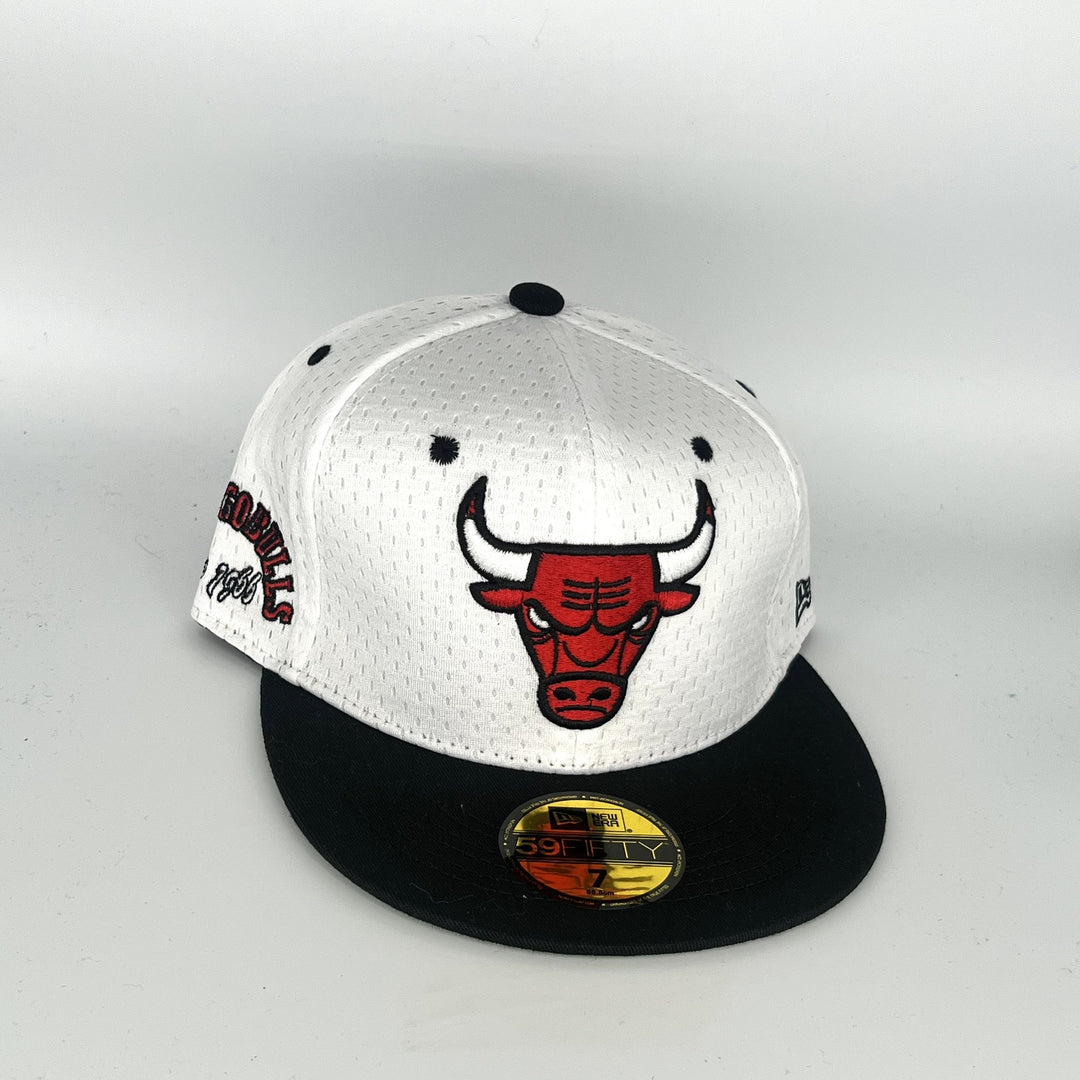 White Black Chicago Bulls New Era NBA 59Fifty Fitted Hat