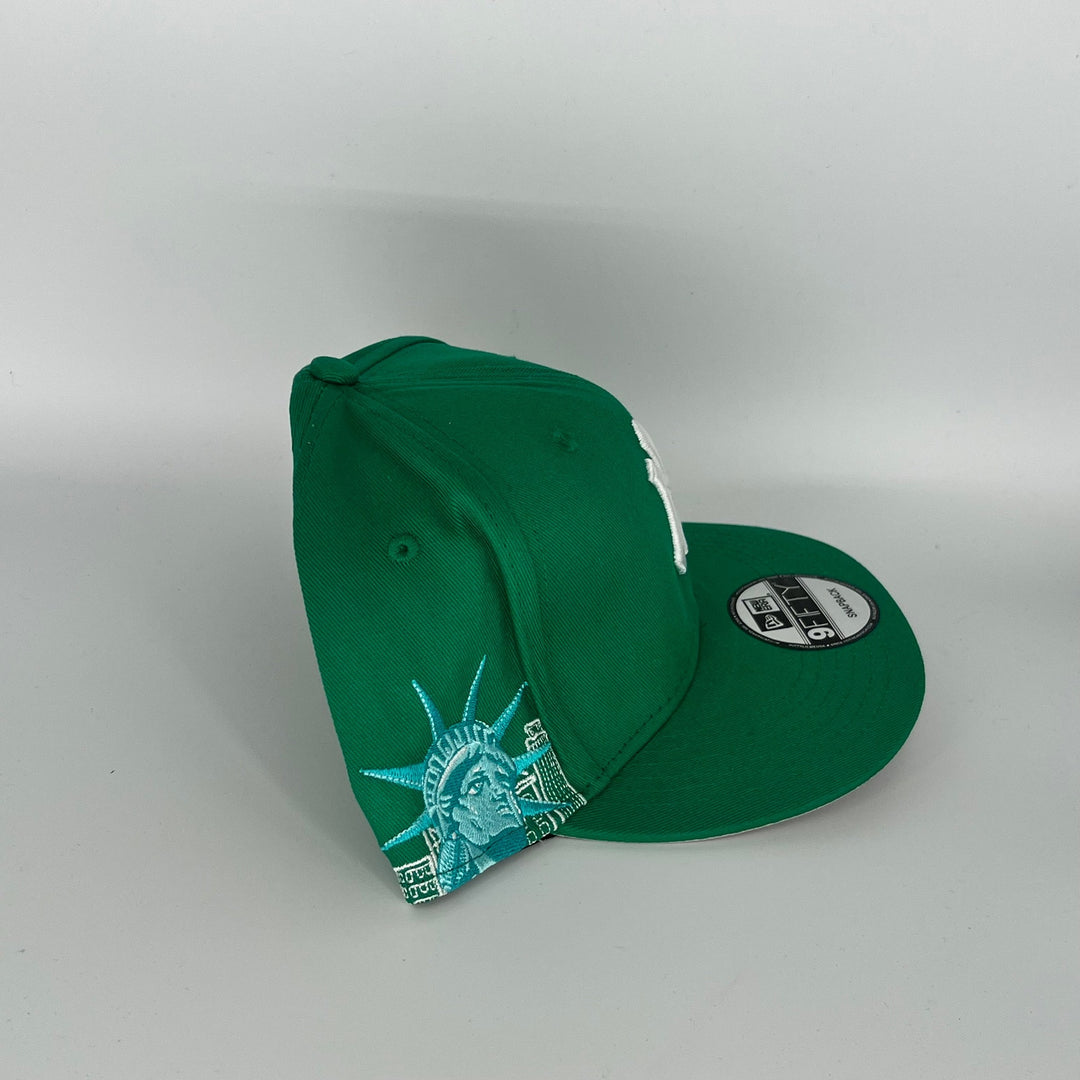 Green New York Yankees Statue of Liberty Side Patch New Era MLB 9Fifty Snapback Hat