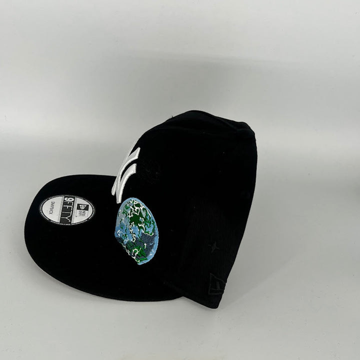 Black New York Yankees Globe Patch New Era MLB 9Fifty Snapback Hat