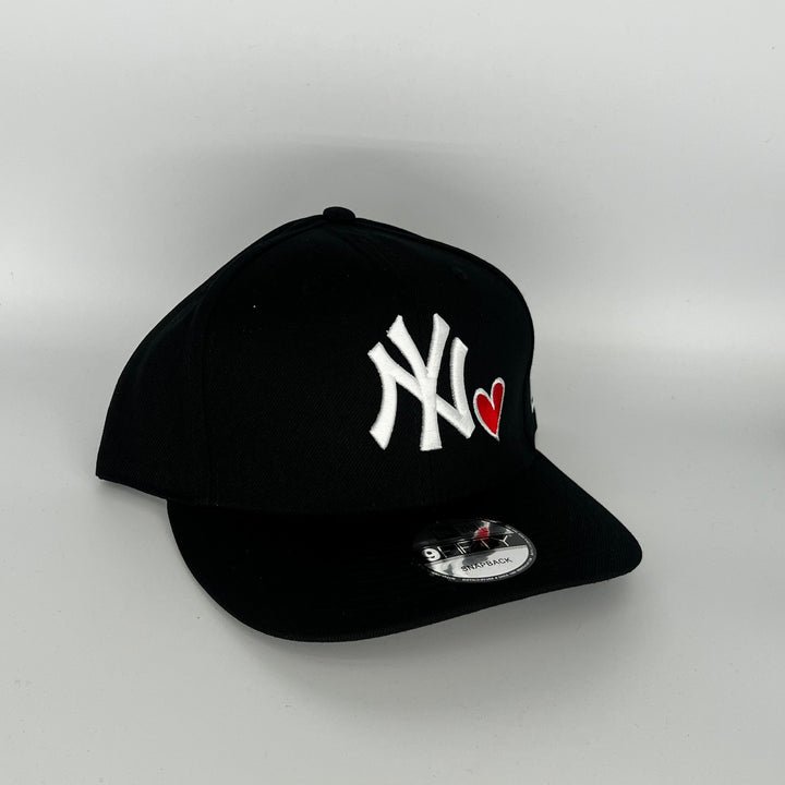 Black New York Yankees With Red Love Symbol New Era MLB 9Fifty Snapback Hat